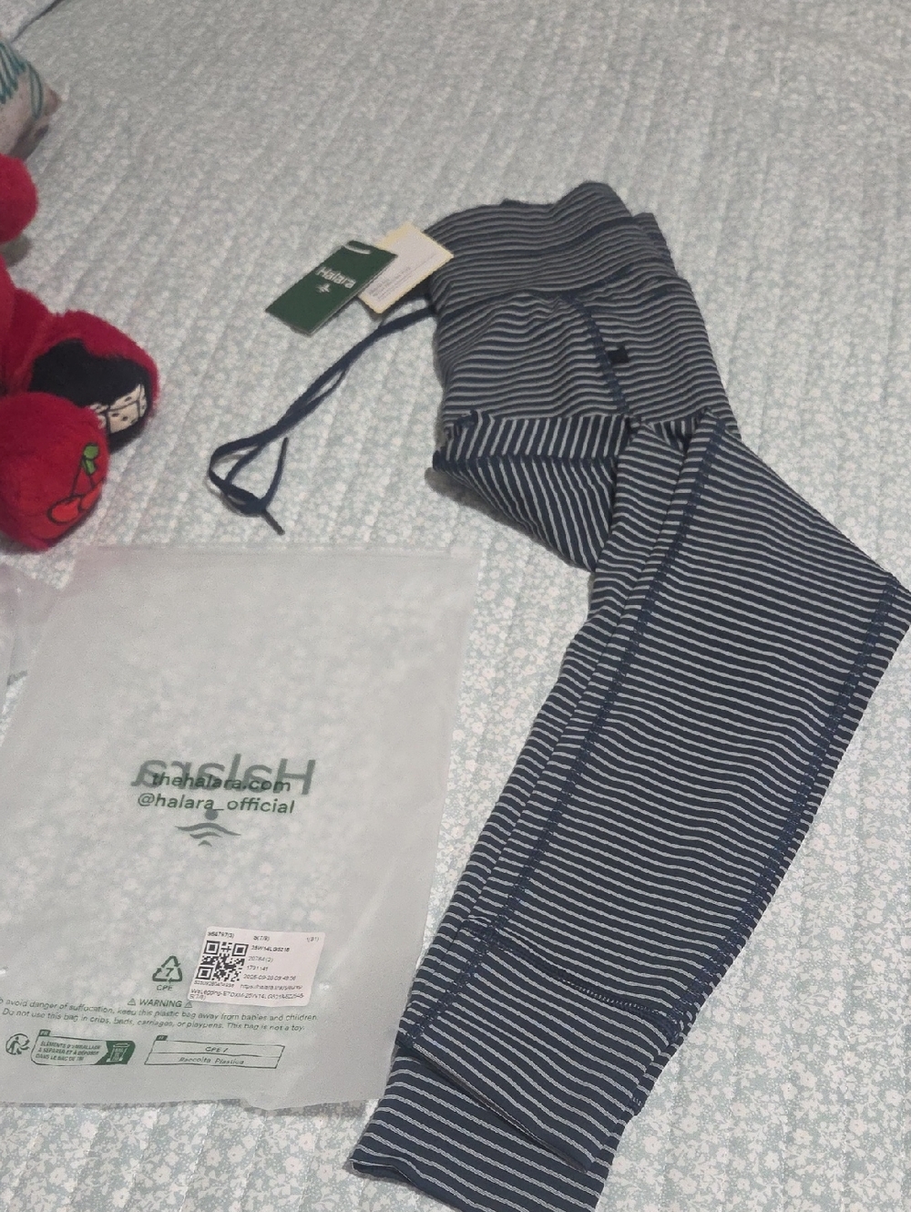 HALARA Navy & White Striped Leggings